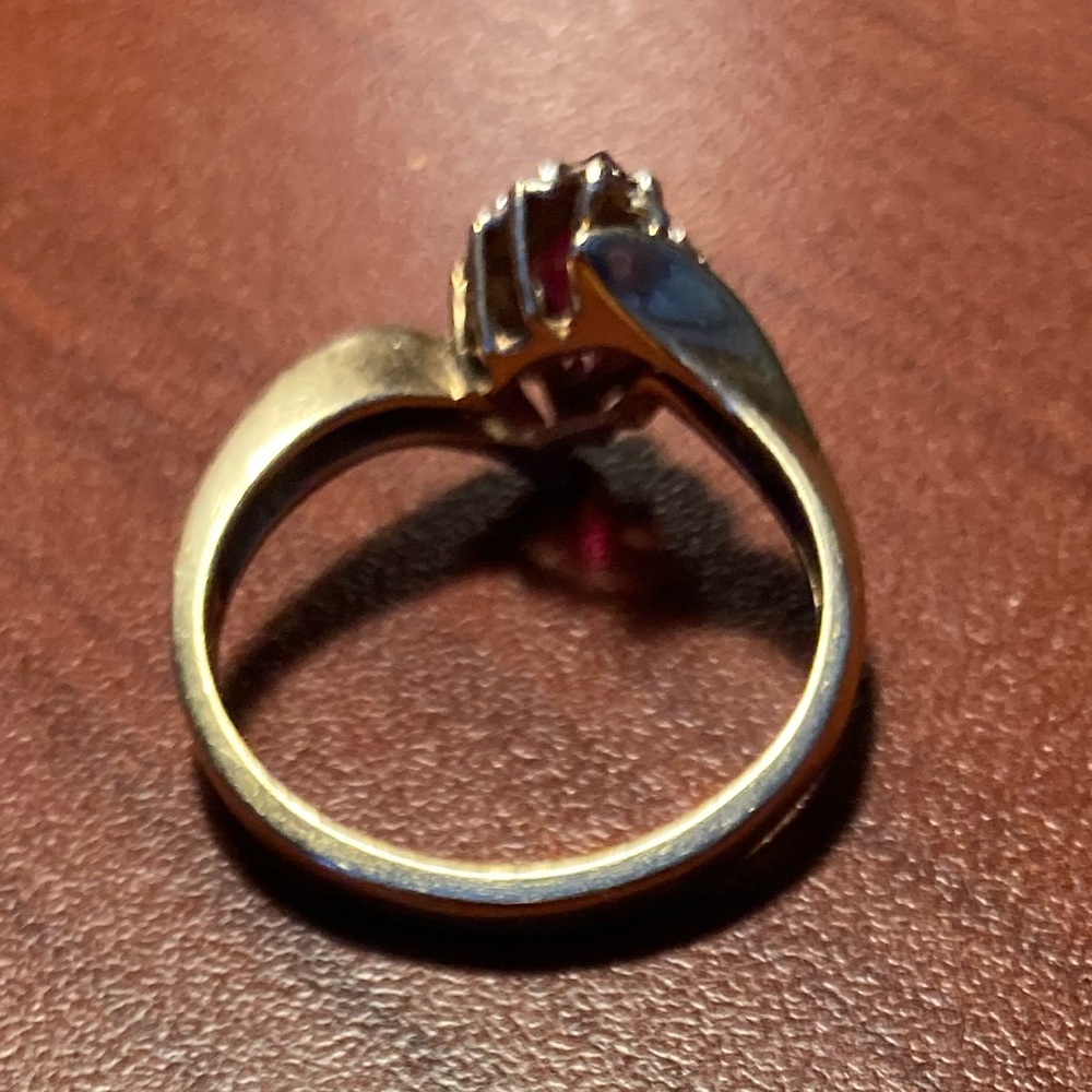 Antique 10k Yellow Gold Ruby & Diamond Ring - Picture 6 of 8